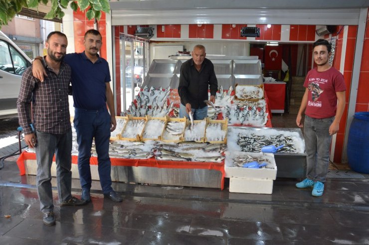 Kırıkkaleli balık satıcıları yeni sezondan umutlu