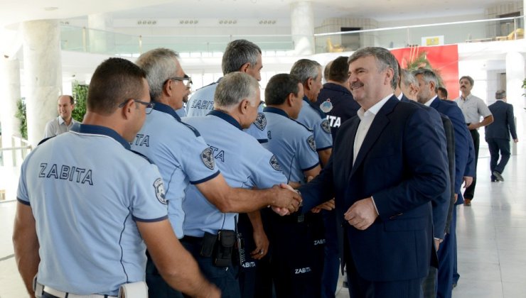 Başkan Akyürek, belediye personeliyle bayramlaştı