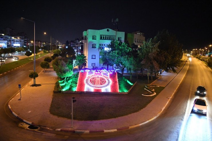 Konyaaltı ilçesine Antalyaspor temalı ışıklı yeşil doku