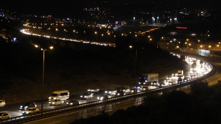 Tatil dönüşü yoğunluğu TEM’de bitmiyor