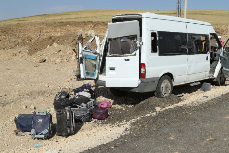 Tarım işçilerini taşıyan minibüs takla attı: 1 ölü, 14 yaralı