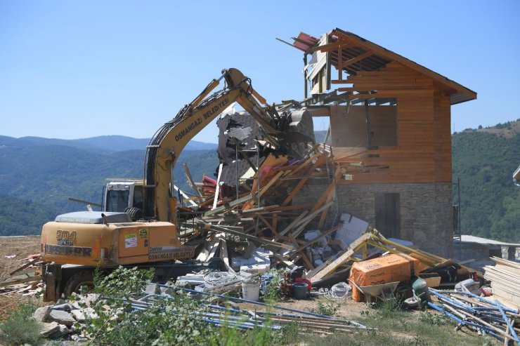 Tarım arazilerine yapılan villalar yıkıldı