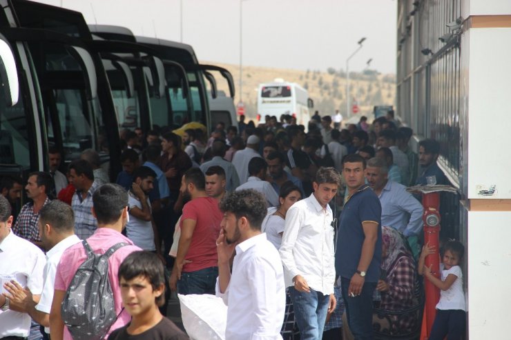 Şanlıurfa Otogarında bayram dönüşü yoğunluğu