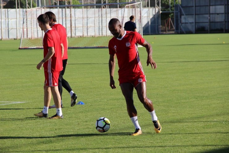 Aybaba: "Futbolu yönetenler keşke bizi dinleselerdi"