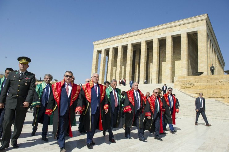 Yargıtay üyeleri Anıtkabir’i ziyaret etti