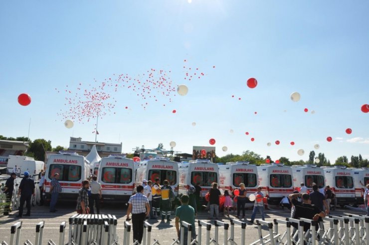 Başbakan Yıldırım 300 ambulansın dağıtım törenine katıldı