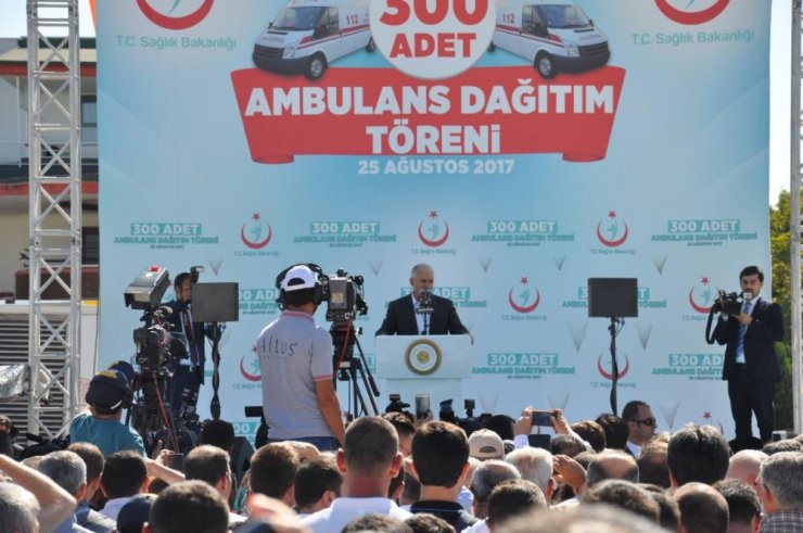 Başbakan Yıldırım 300 ambulansın dağıtım törenine katıldı