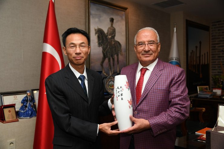 Çin Büyükelçisi Hongyang, Başkan Kocamaz’ı ziyaret etti