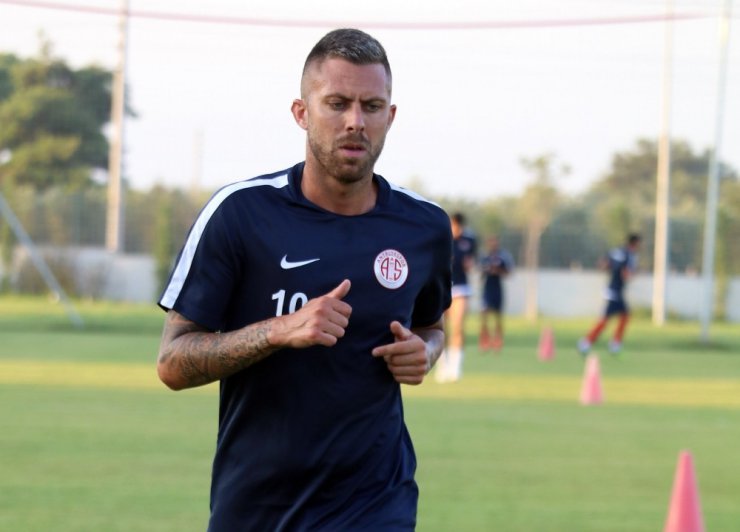 Jeremy Menez: “Büyük galibiyetler alıp tarih yazmak için geldik”