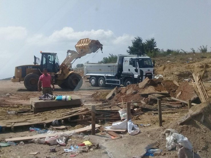 Körfez’de kurban satış alanı tamamen temizlendi