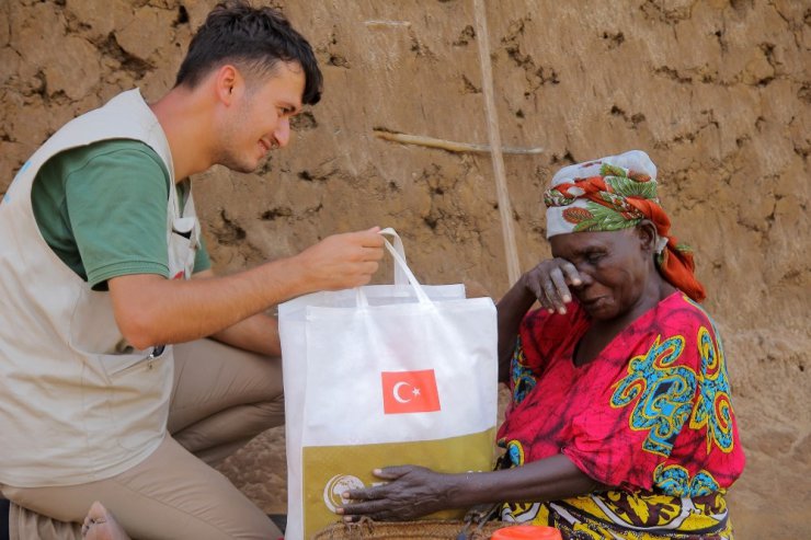 Kurban yardımları Afrikalılara sevinç gözyaşı döktürdü