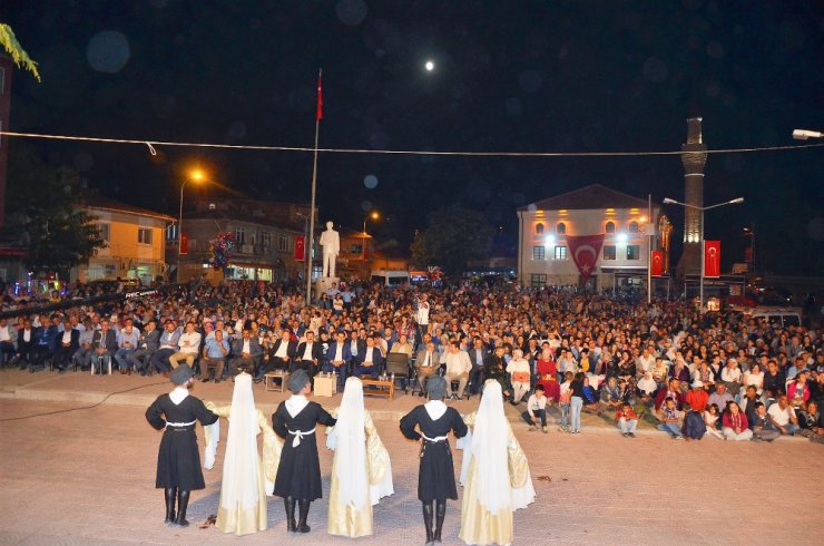 Sanatçı Altunsaray Seyitgazi’yi coşturdu