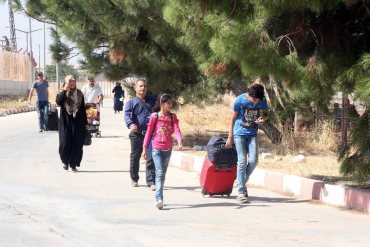 Kurban Bayramı’nı ülkelerinde geçiren Suriyelilerin Türkiye’ye dönüşü sürüyor