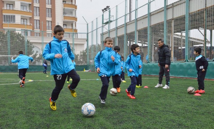 Yıldırım’da kış futbol okulu başlıyor