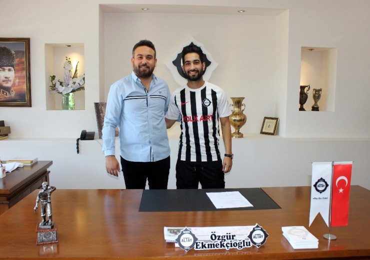 Altay’da Doğan Karakuş imzaladı