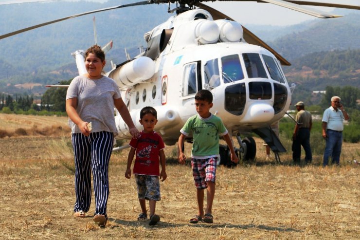 İlk kadın yangın söndürme pilotundan alkışlanacak davranış