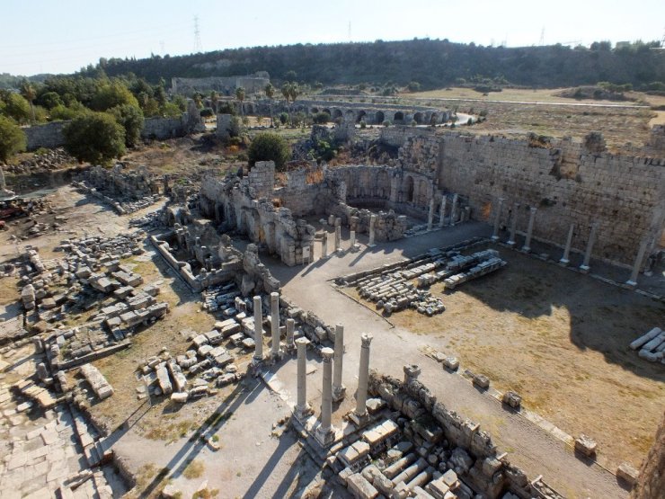 Perge’nin Helenistik kuleleri restore ediliyor