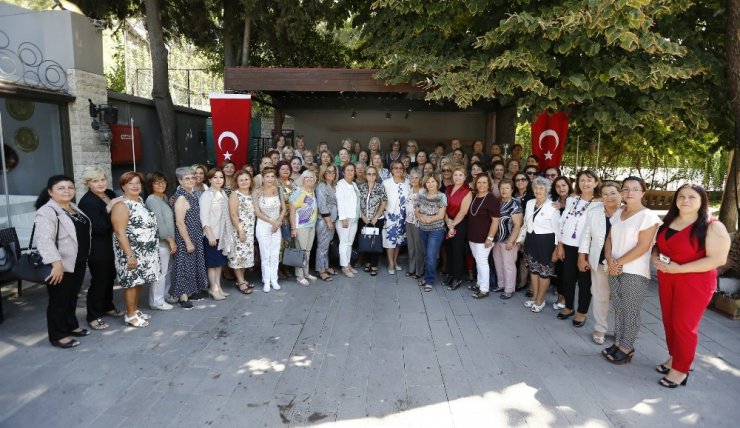 Kadın dernekleri CHP’nin kahvaltısında buluştu