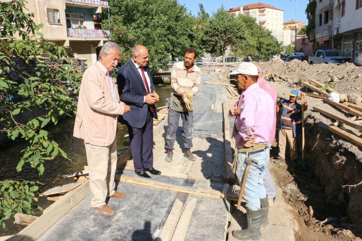 Yahyalı’da yeni meydan için çalışmalar başladı