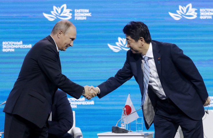 Putin, Japon mevkidaşı ile görüştü