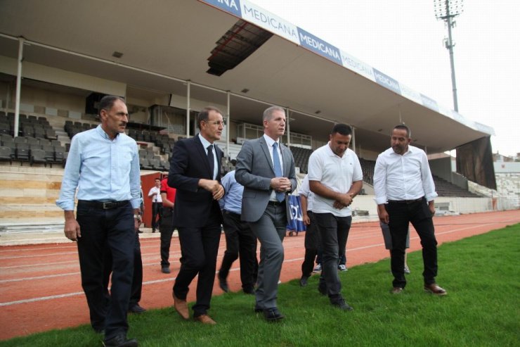 Eski stadyumda yıkım çalışmaları başladı