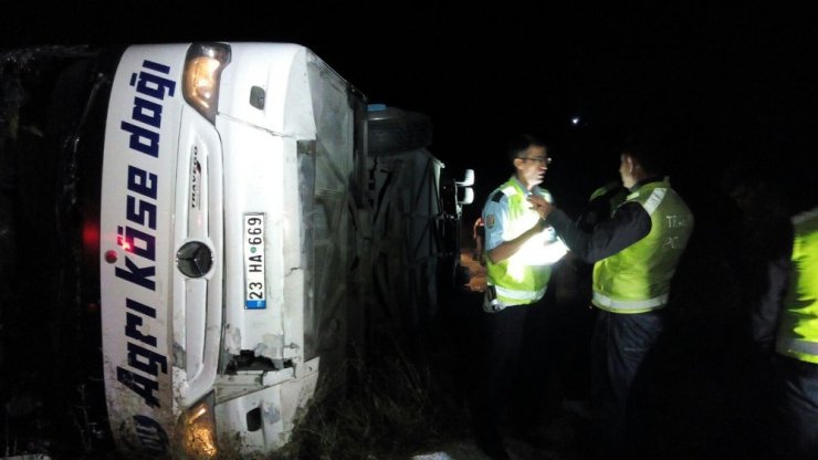 Yozgat’ta yolcu otobüsü devrildi: 3 ölü, 43 yaralı