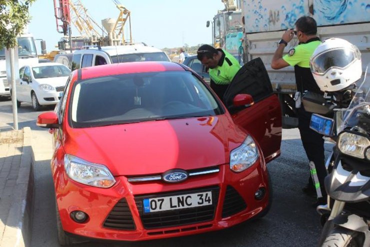 Manavgat’ta yaşanan ilginç olayın sebebi, olmayan ehliyet çıktı