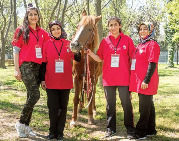 Bursa’da kadın seyisler yetişiyor