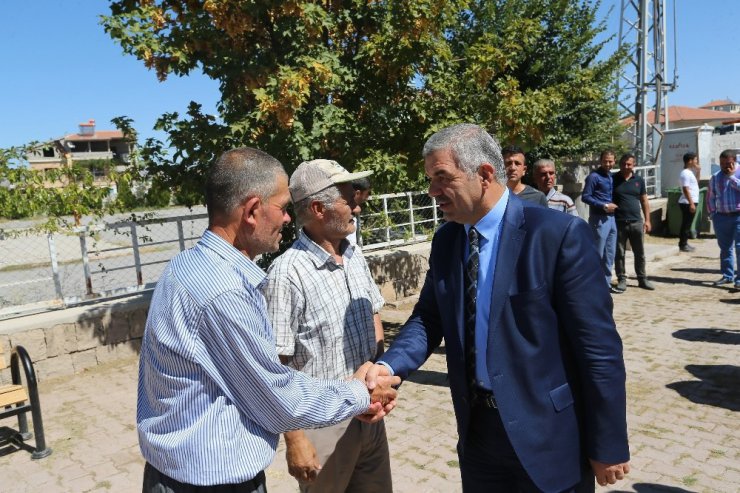 Başkan Mustafa Çelik, Buğdaylı’da ay çekirdeği üretici ve esnaflarını ziyaret etti