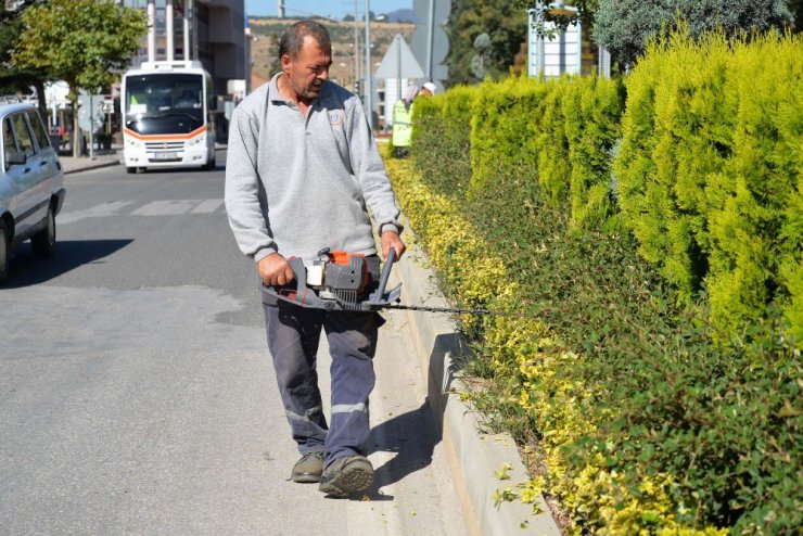 Park ve yeşil alanlarda sonbahar hazırlıkları başladı