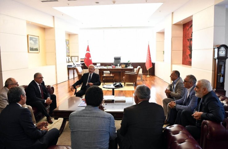 Kılıçdaroğlu, Alevi Bektaşi Federasyonu heyeti ile bir araya geldi