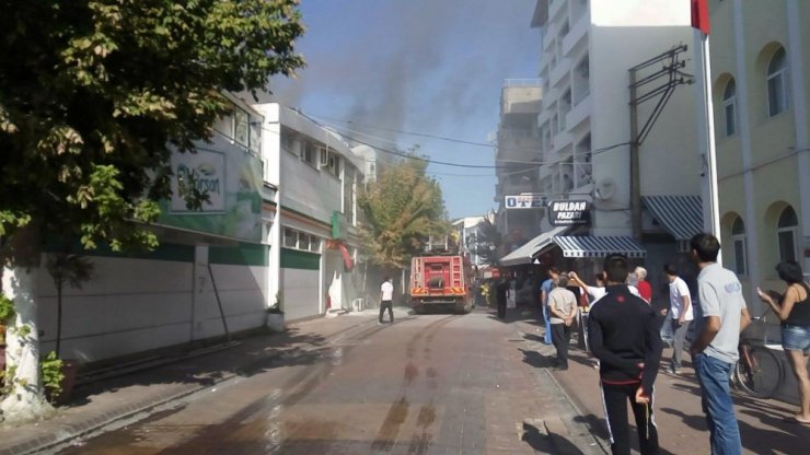 Akçay’da baca yangını kordonu duman altında bıraktı