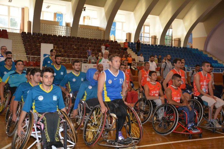 1. International Cup Tekerlekli Sandalye Basketbol Turnuvası başladı