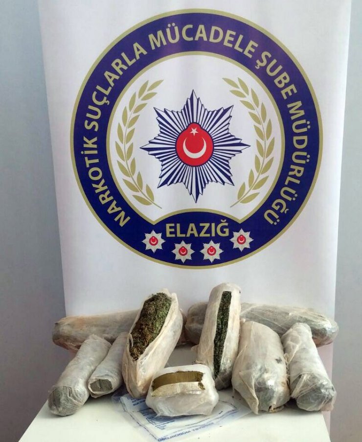 Elazığ’da 8 kilogram esrarla yakalanan 2 şüpheli tutuklandı