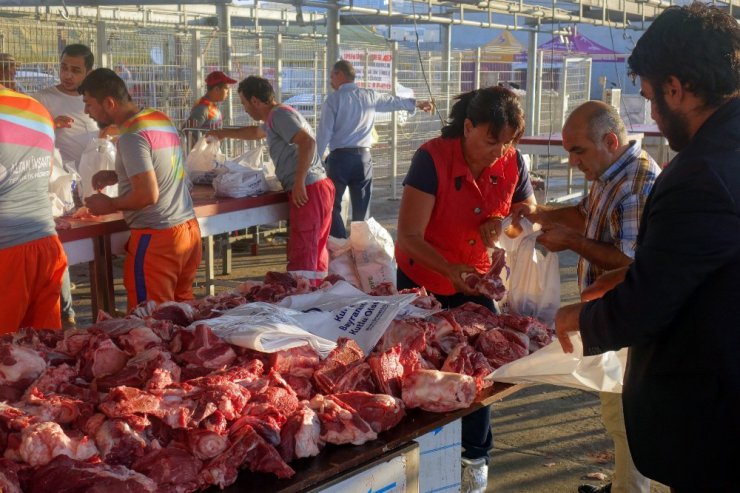 Beylikdüzü’nde et bağışına büyük destek