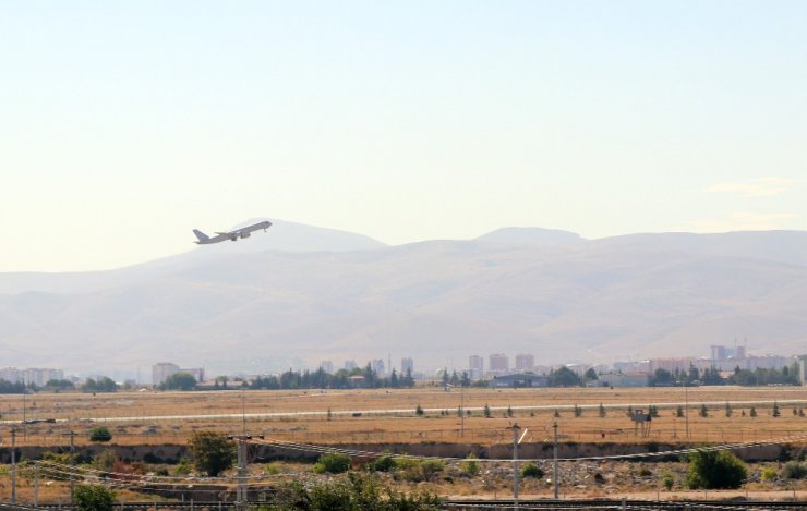 NATO heyeti olarak Konya’ya gelebilen Alman vekiller kentten ayrıldı