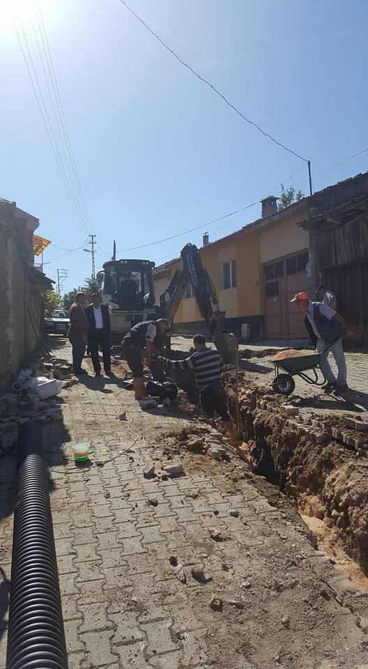 Pazaryeri’nde kanalizasyon hatları değiştiriliyor