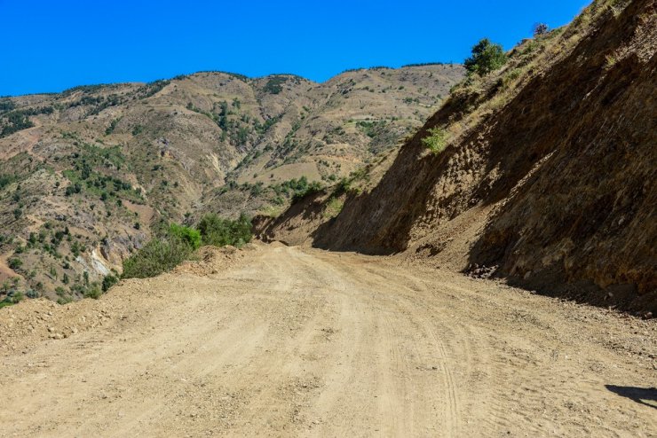 Kozluk-Üçyaka yolu genişletiliyor