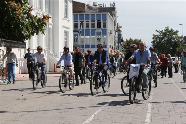 Sakarya’da basın mensuplarına bisiklet hediye edildi