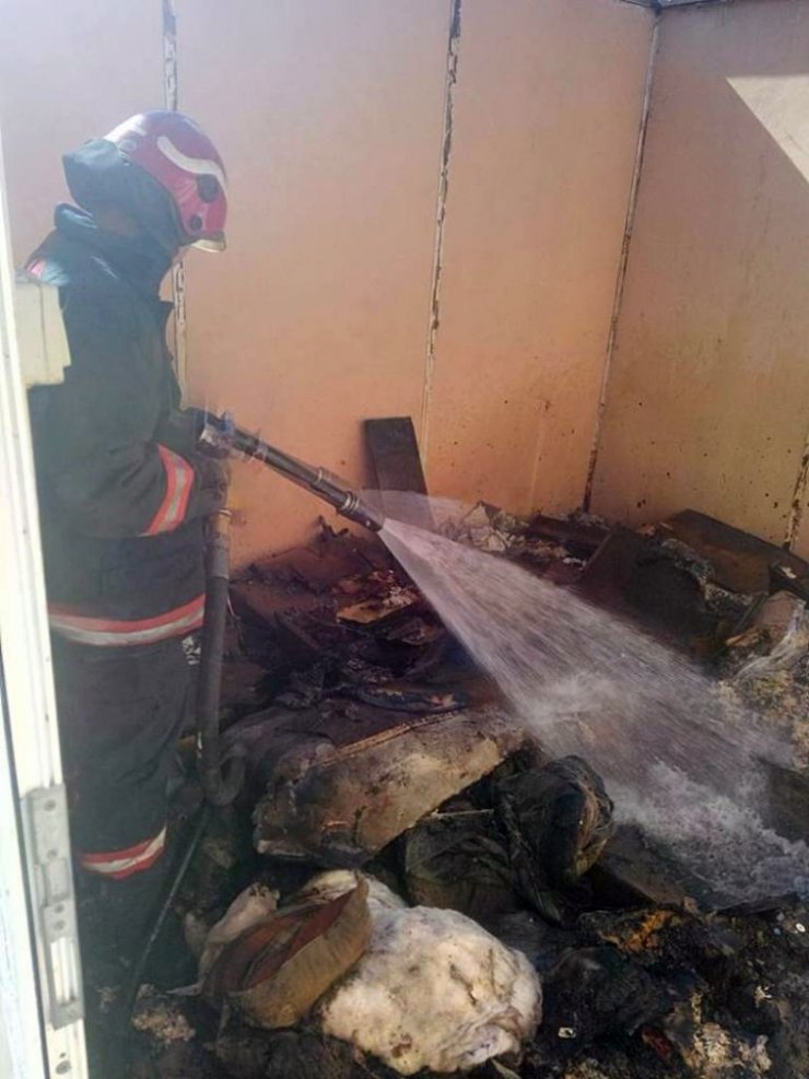 Baraka yangını itfaiye ekiplerince söndürüldü