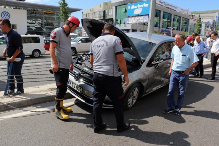 Tırın çarptığı otomobil refüje çıktı: 1 yaralı