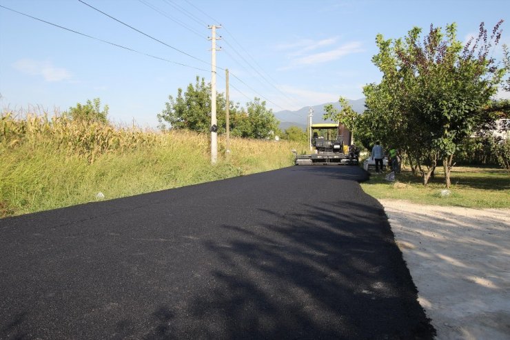 Yenimahalle’de sıcak asfalt serimleri hızlandı