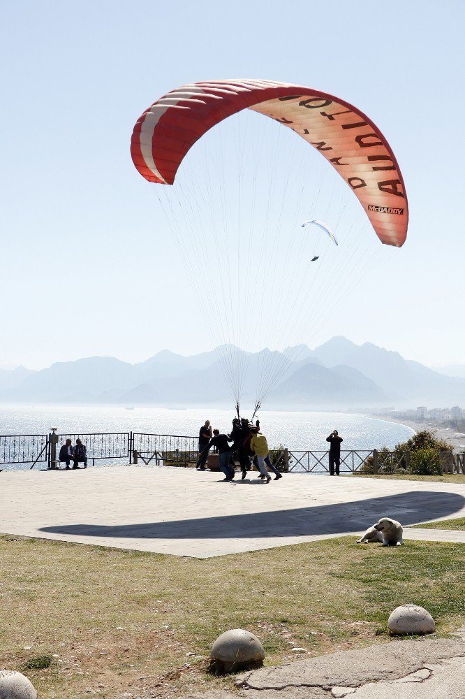 Antalya’da yamaç paraşütü ve paramotor hava araçlarına sınırlama getirildi