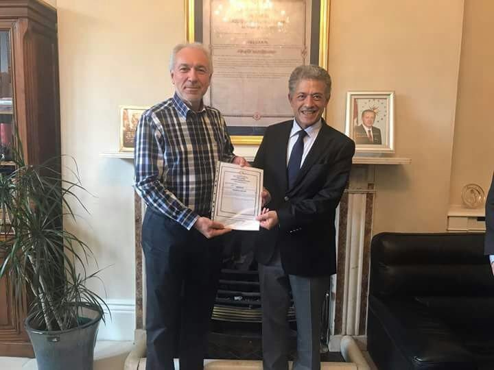 Belediye Başkanı Kamil Saraçoğlu’na Dublin Büyükelçiliğinde ’teşekkür belgesi’ sürprizi