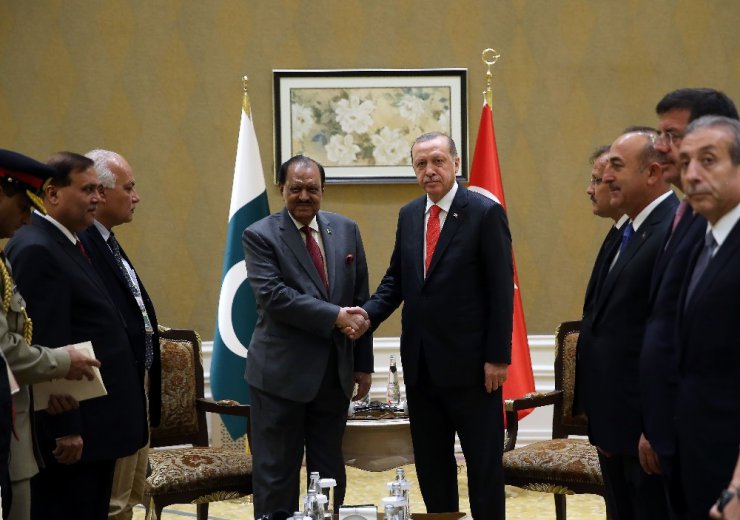 Cumhurbaşkanı Erdoğan, Pakistan Devlet Başkanı Memnun Hüseyin ile bir araya geldi