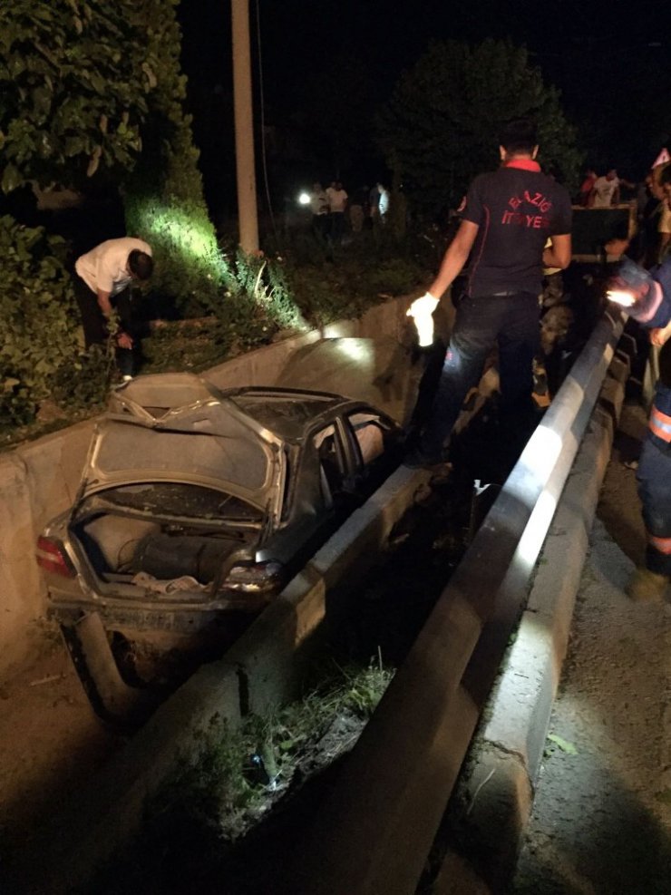 Otomobil kanala düştü: 1 ölü, 2 yaralı