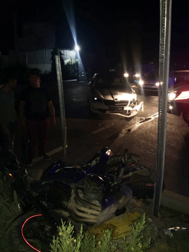 Milas’ta motosiklet otomobille çarpıştı: 1 yaralı