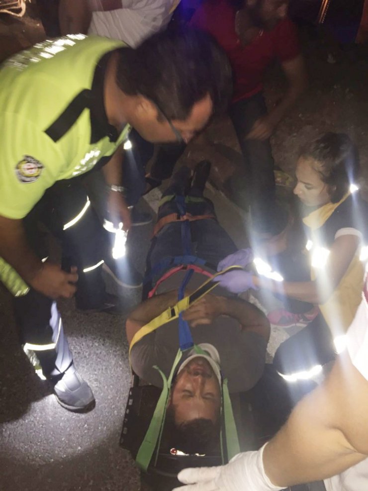 Milas’ta motosiklet otomobille çarpıştı: 1 yaralı