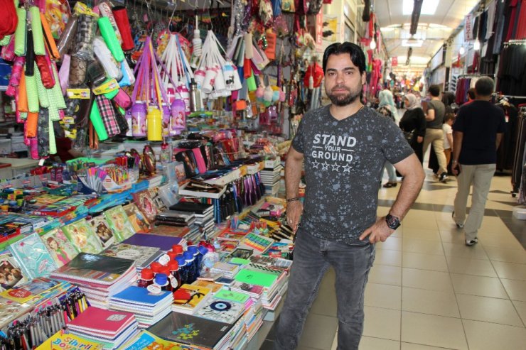 Kırtasiye esnafı büyük marketlerden şikayetçi