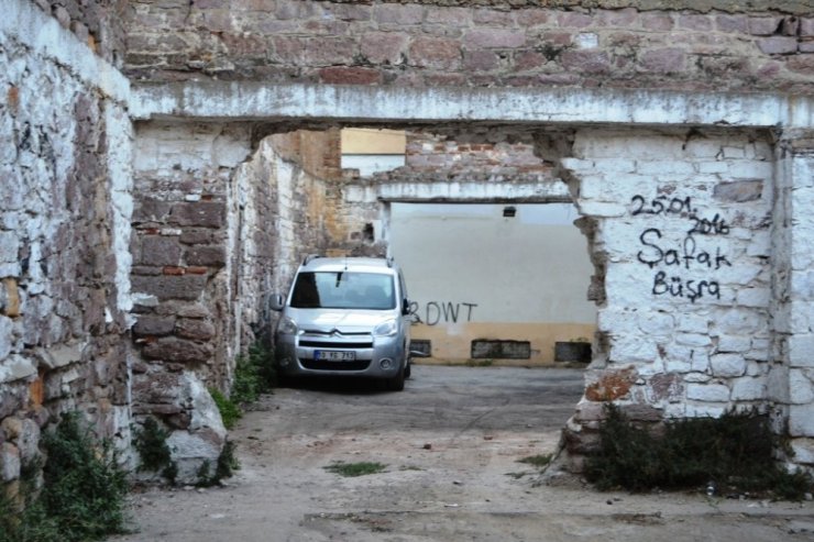 Ayvalık’ta silahla yaralama